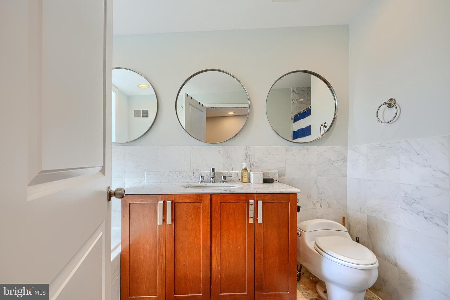 1717 Gough Street photo 31