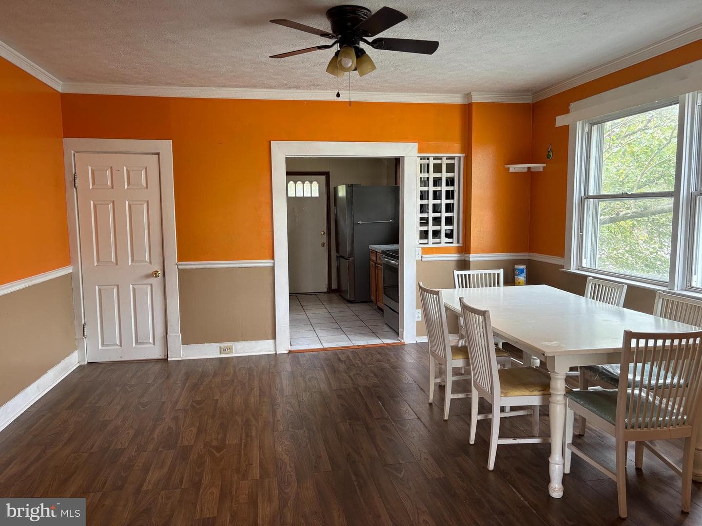 3015 Chesley Avenue photo 3
