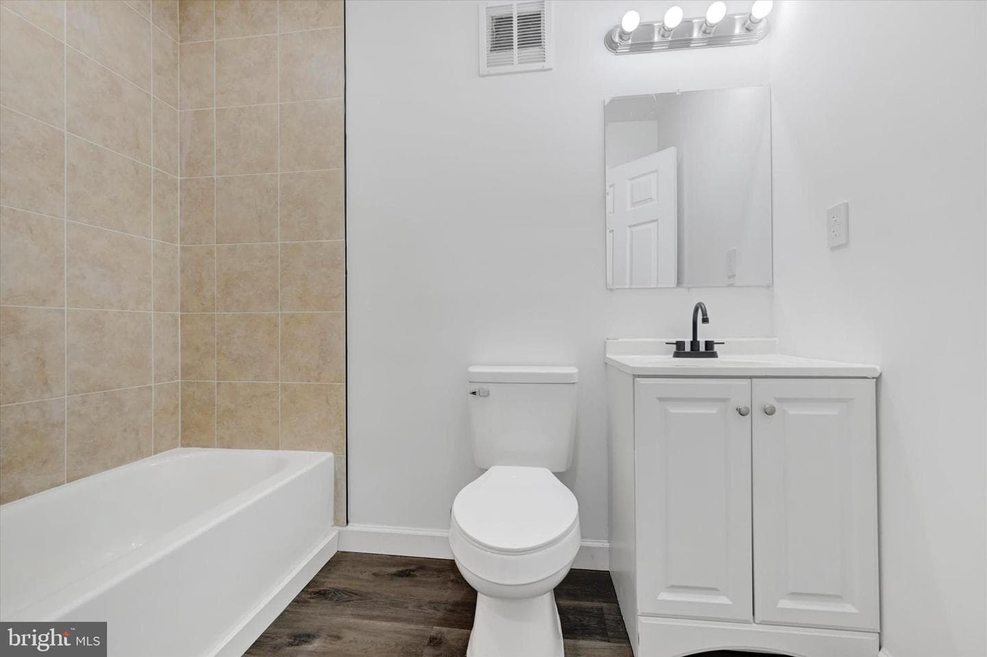 2606 W Fairmount Avenue photo 9