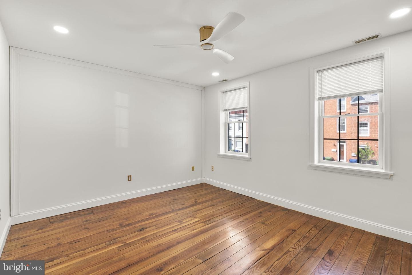 2219 Essex Street photo 22