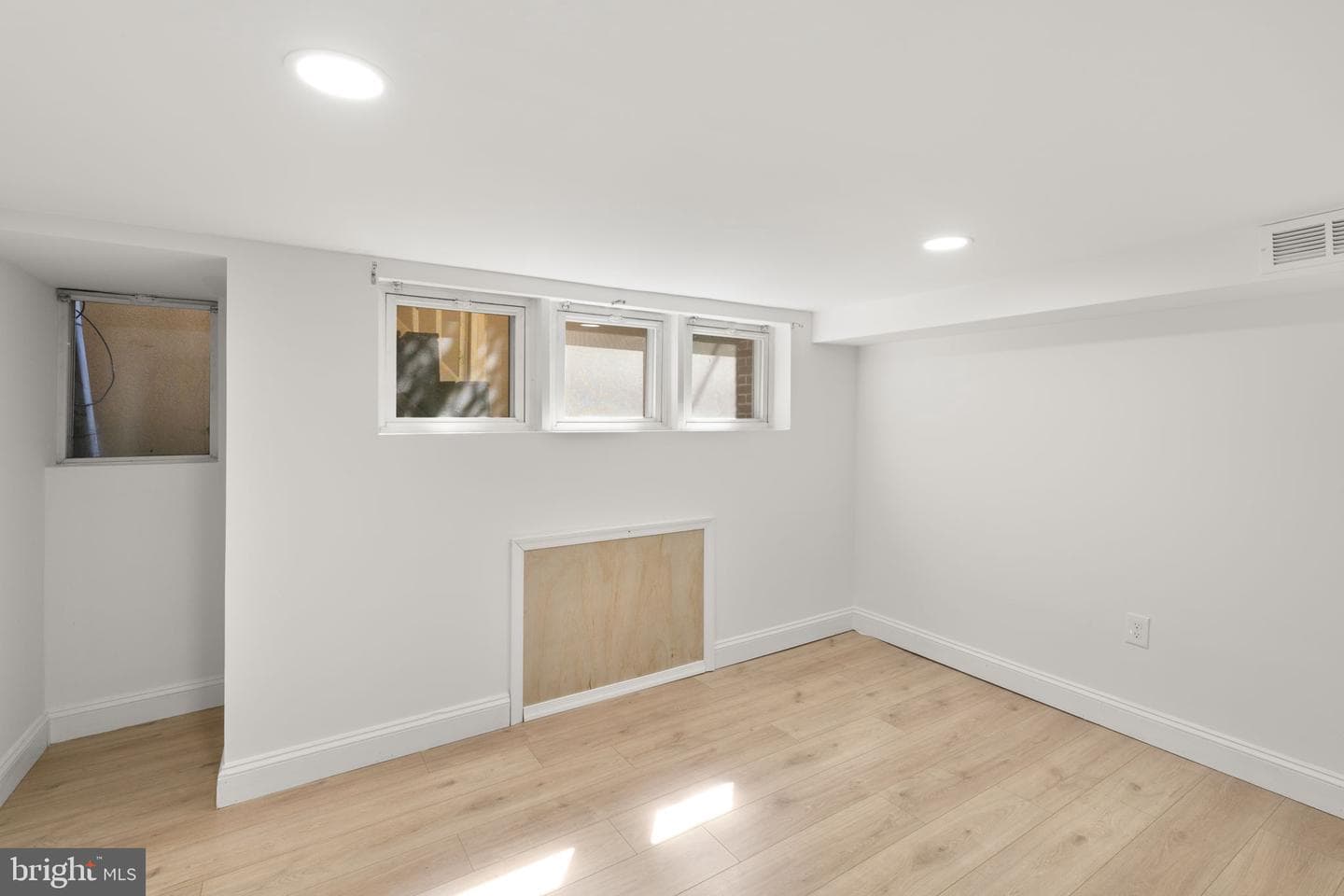2219 Essex Street photo 47