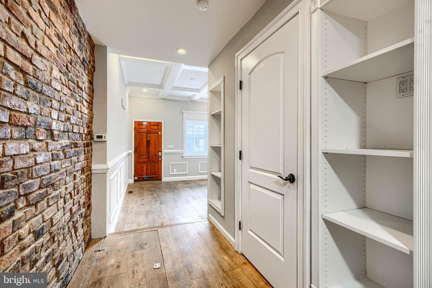 736 Light Street photo 11