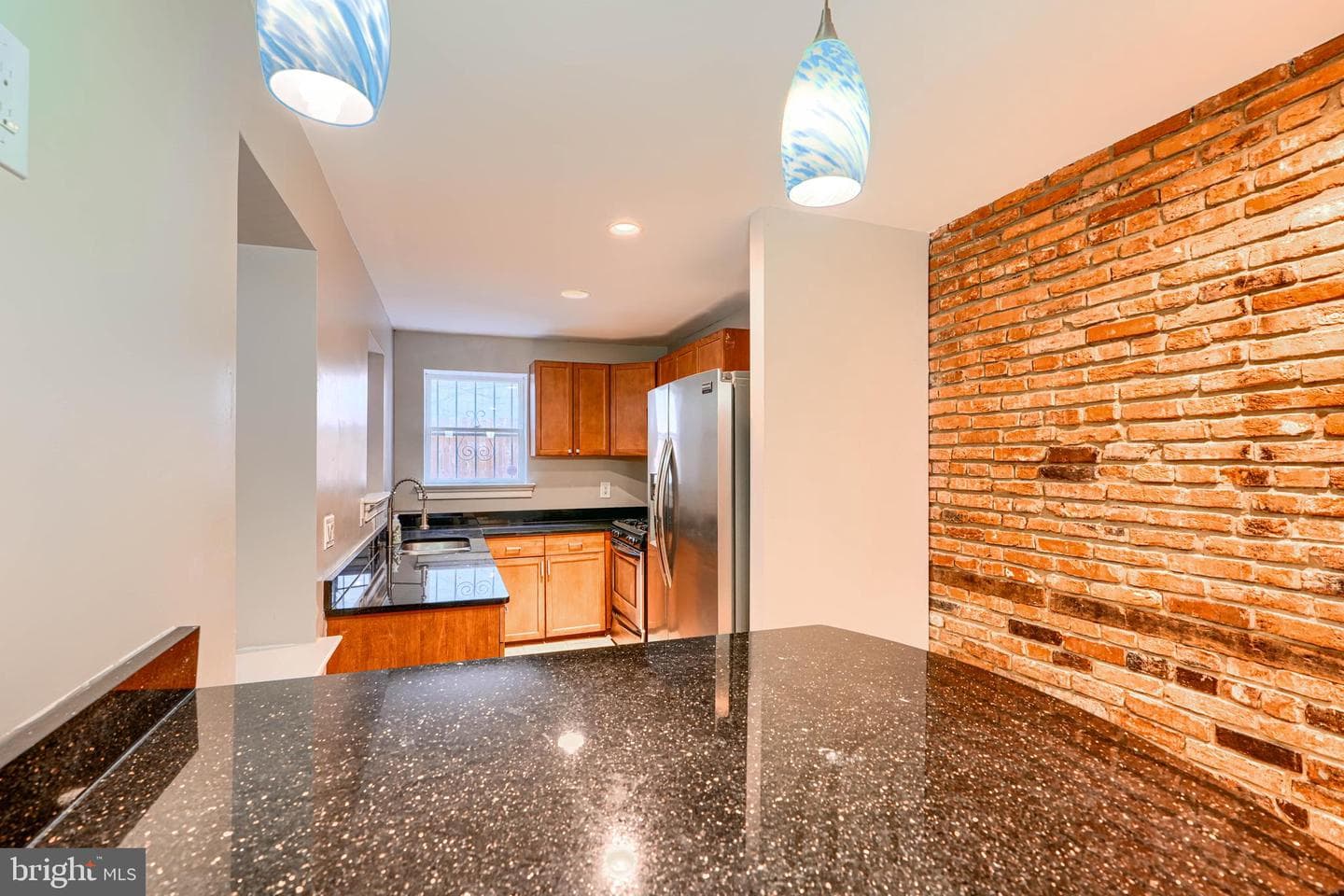 736 Light Street photo 15