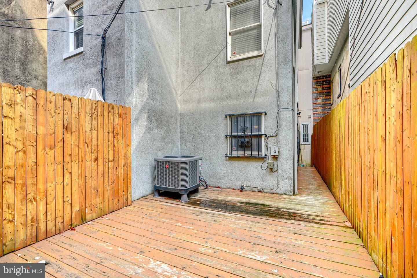 736 Light Street photo 22