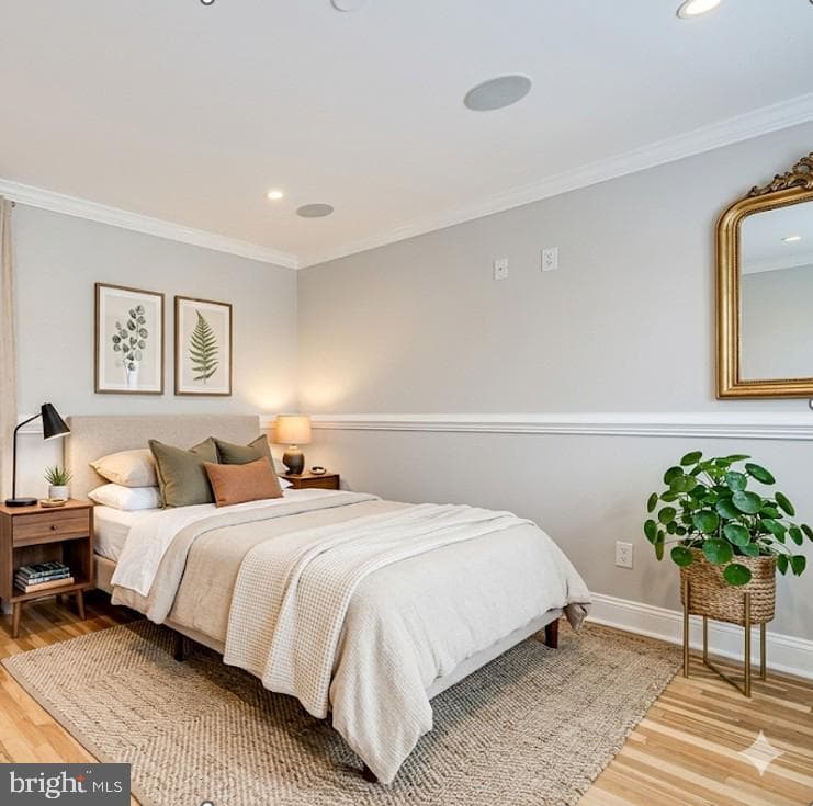736 Light Street photo 36