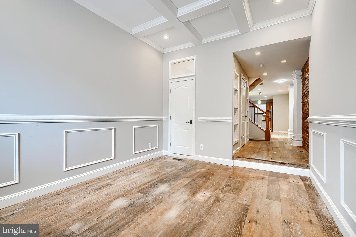 736 Light Street photo 6