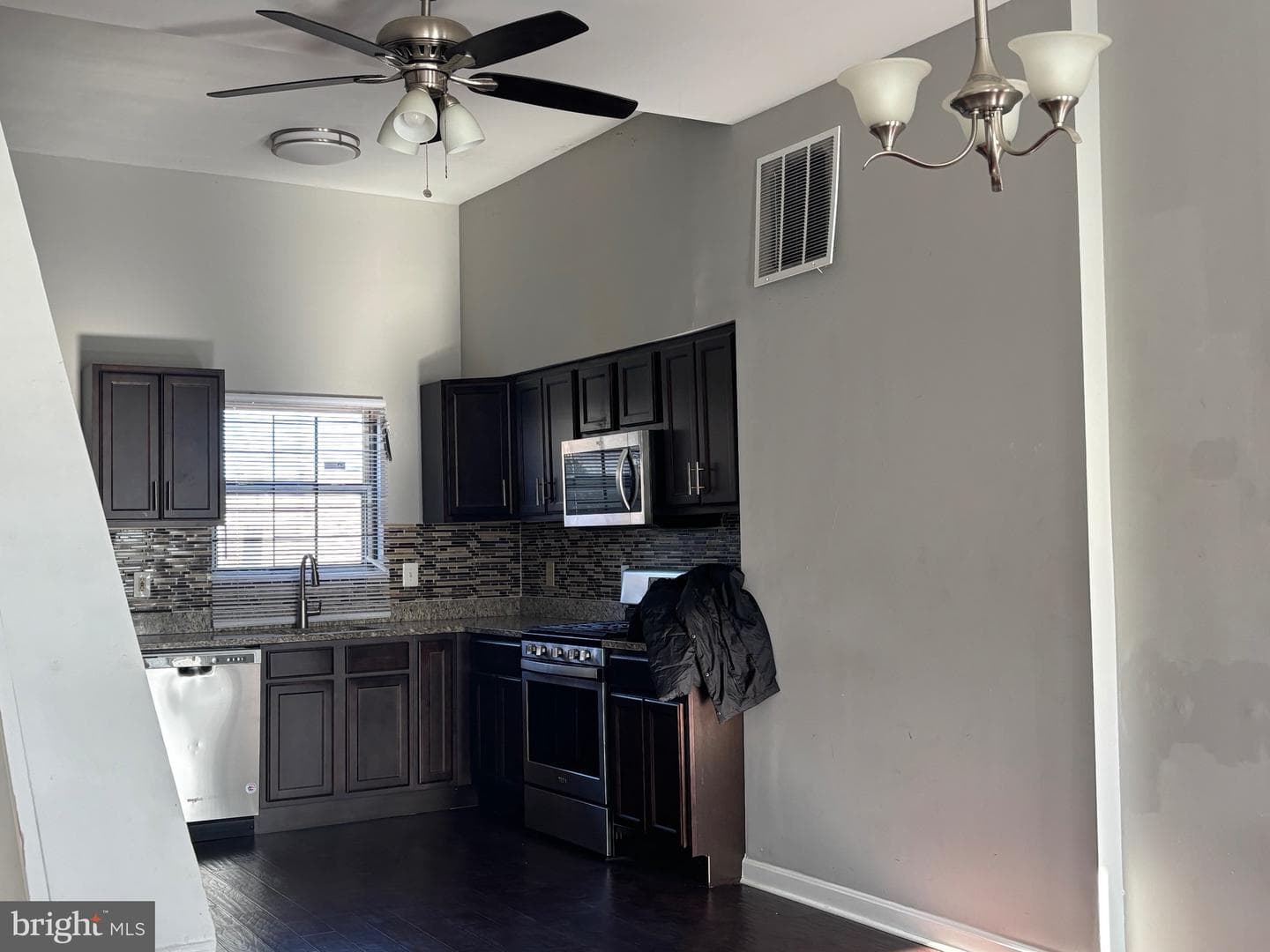 1612 W Lexington Street photo 20