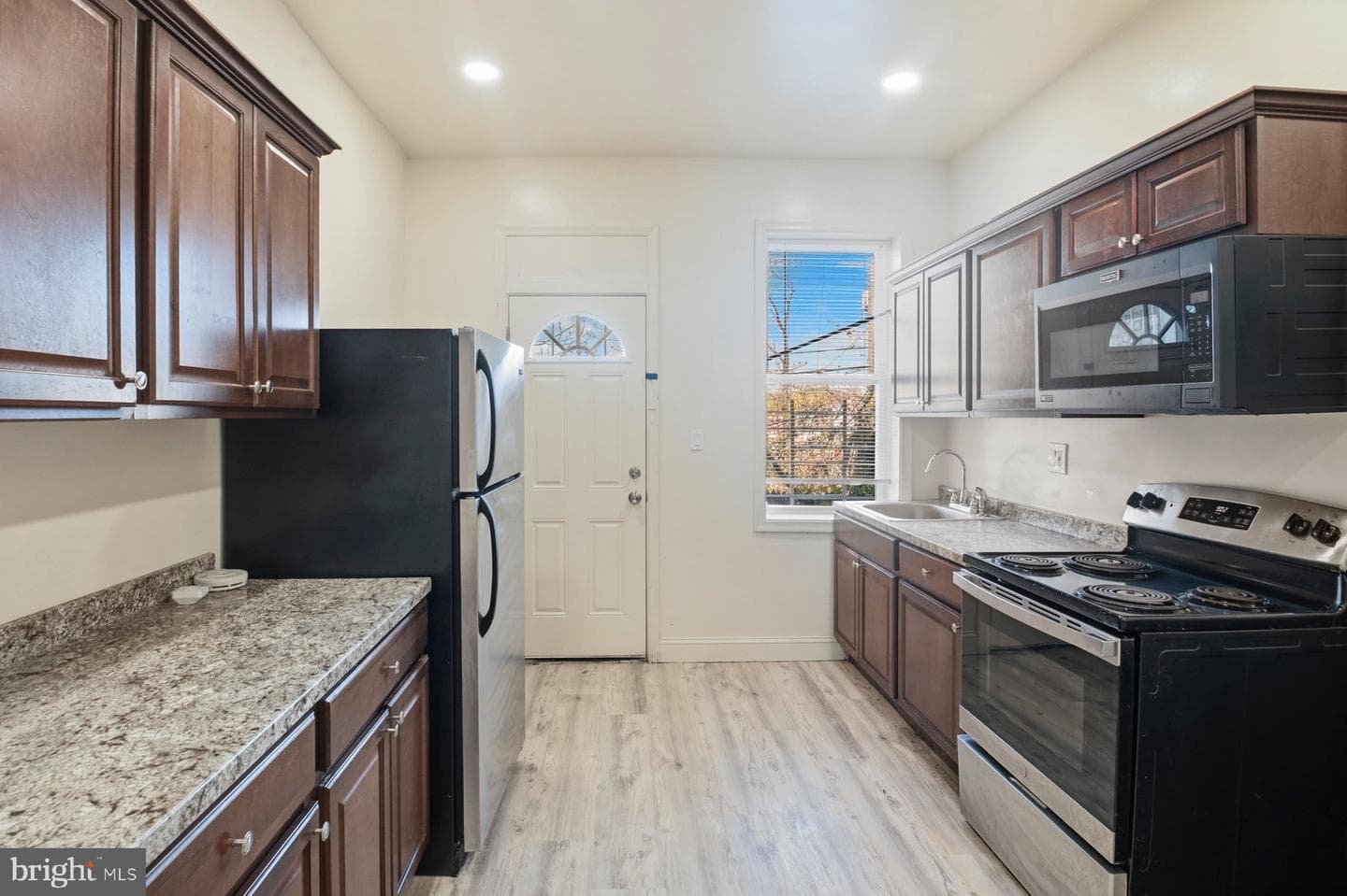 322 Pulaski Street photo 11