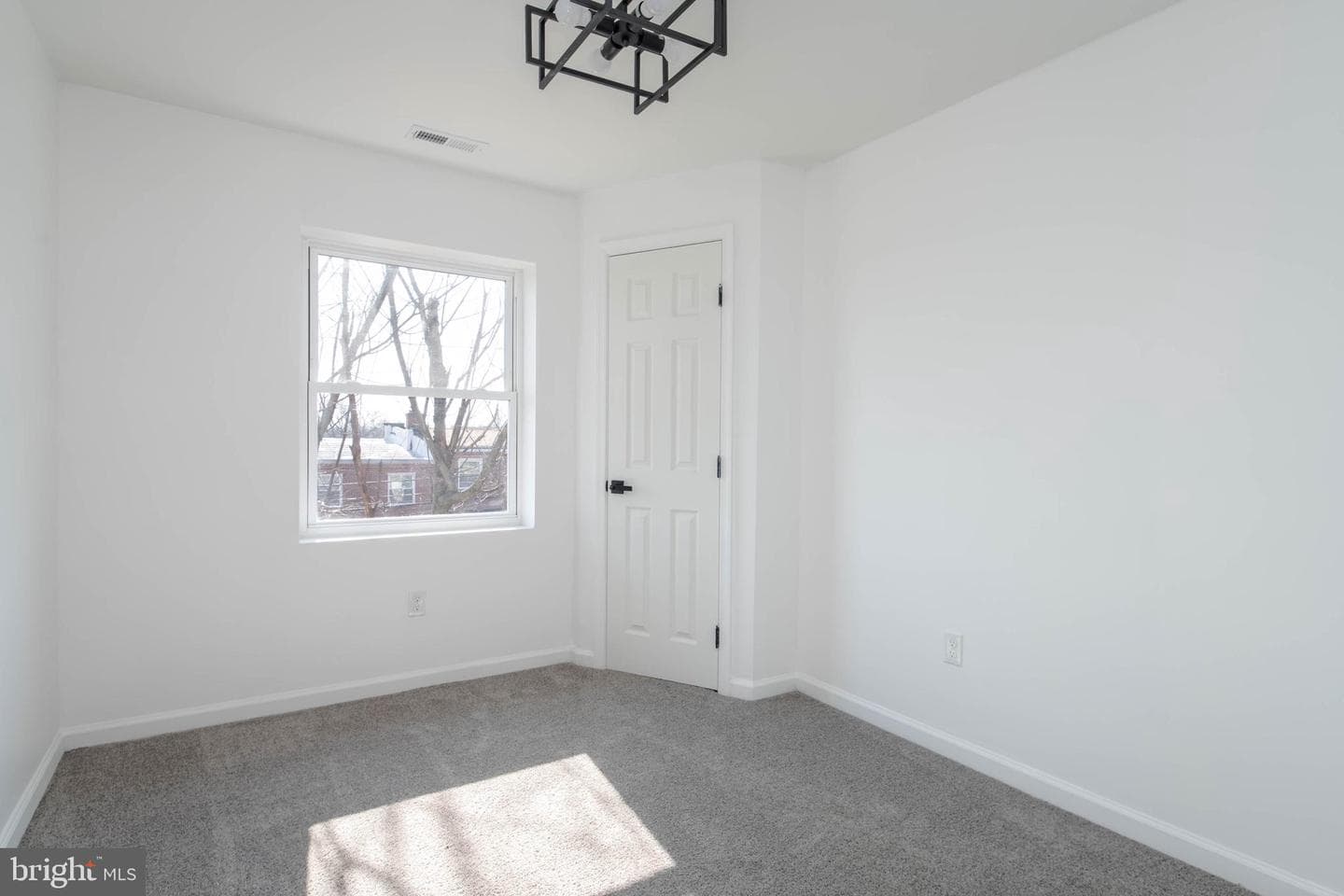 4323 Sheldon Avenue photo 22