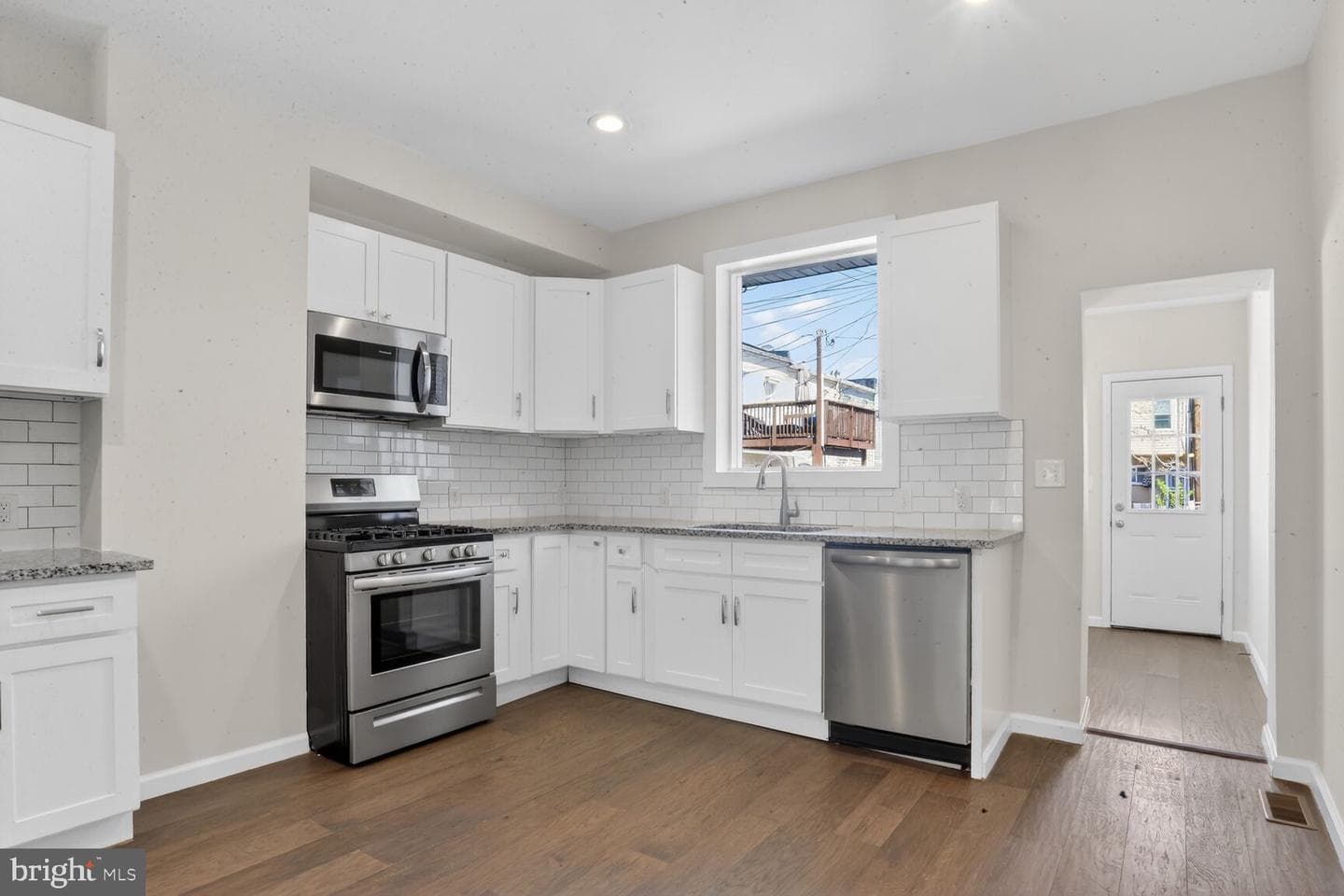 25 N Ellwood Avenue photo 9