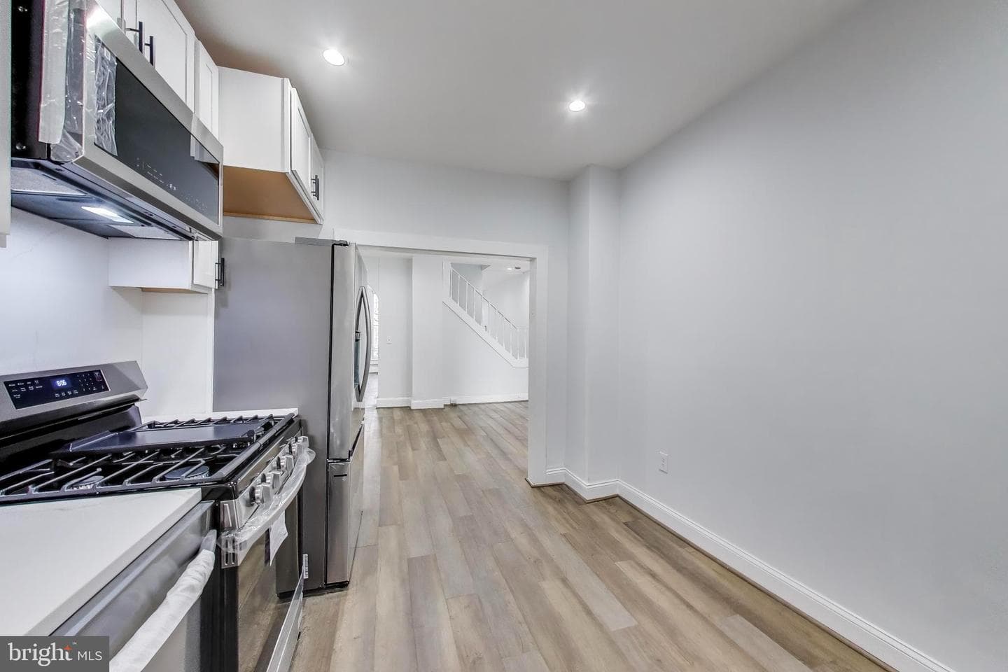1241 James Street photo 4