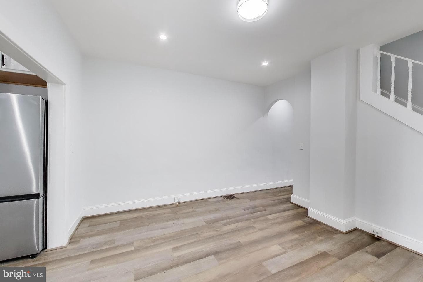 1241 James Street photo 5