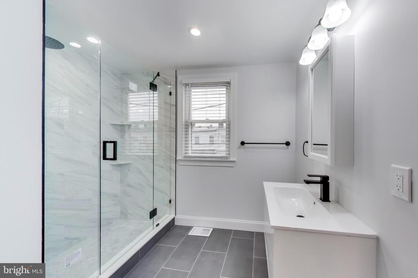 1241 James Street photo 7