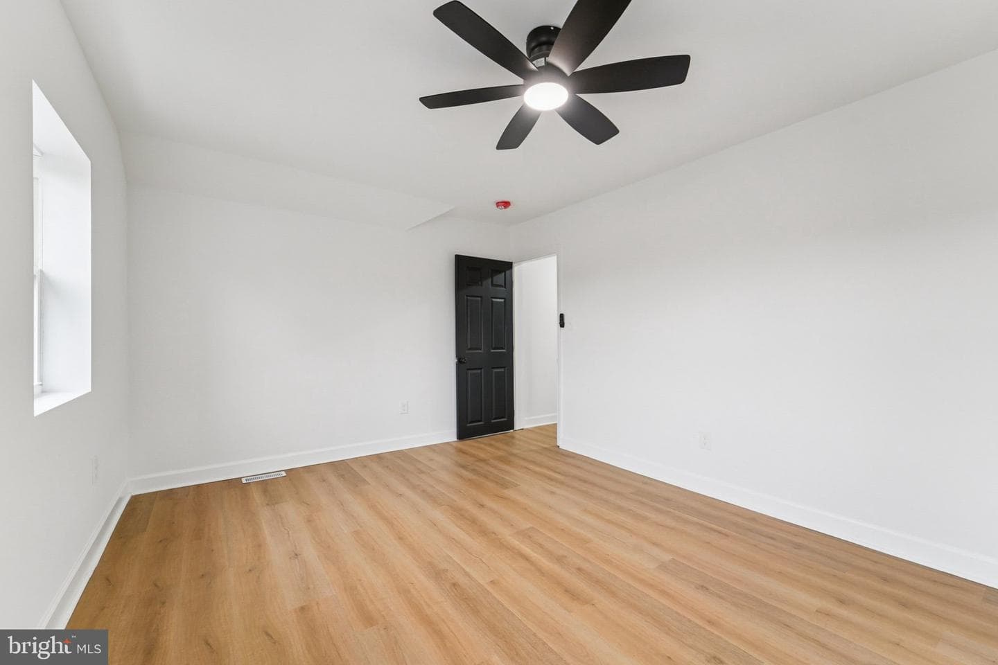 923 North Hill Road photo 17