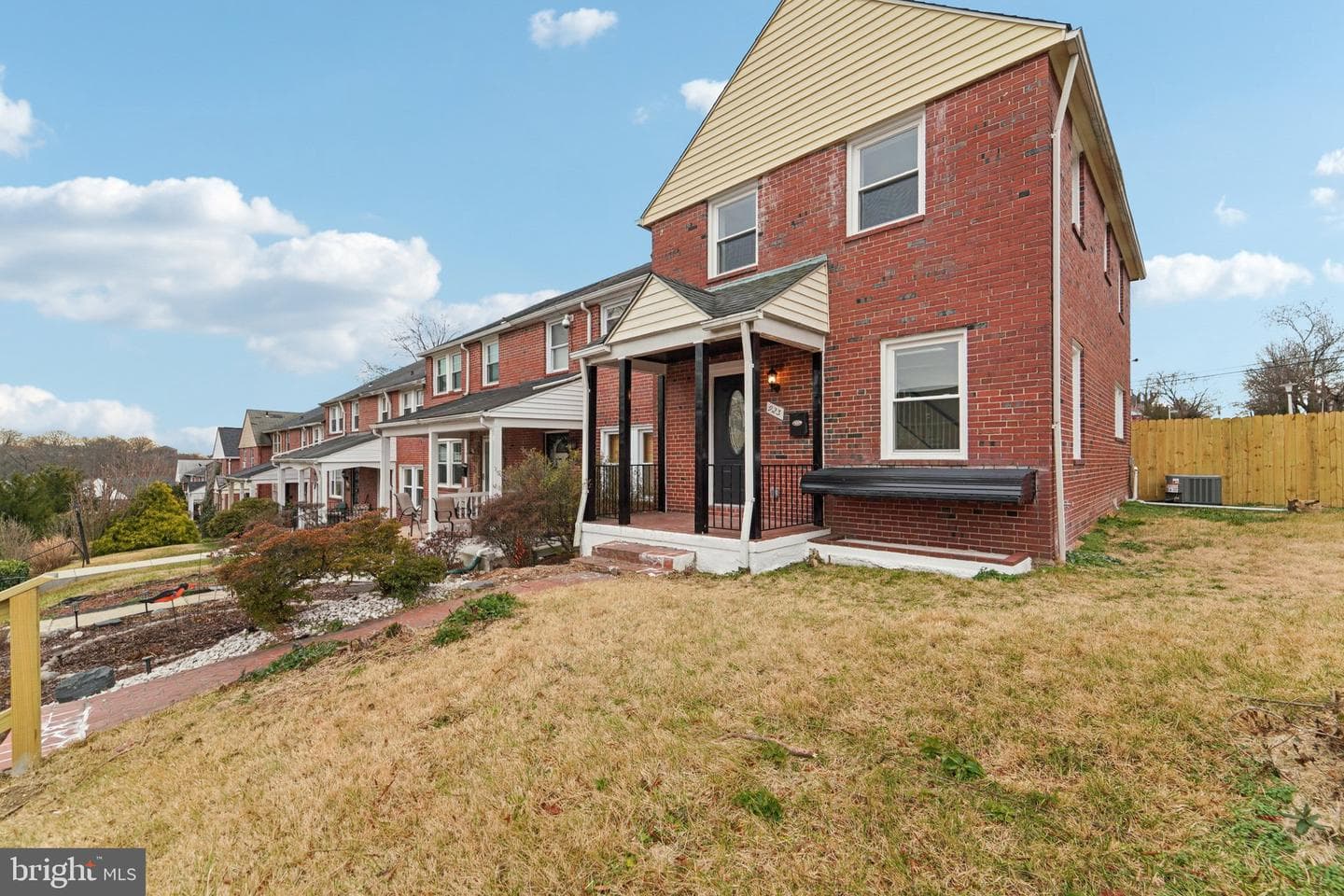 923 North Hill Road photo 2