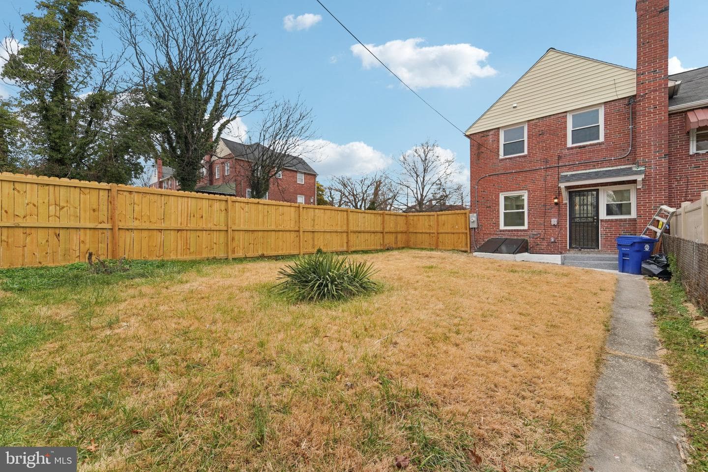 923 North Hill Road photo 27