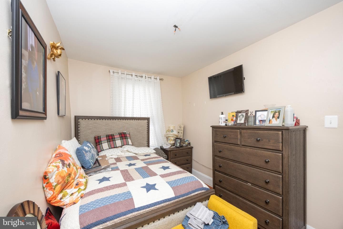 30 N Ellamont Street photo 16