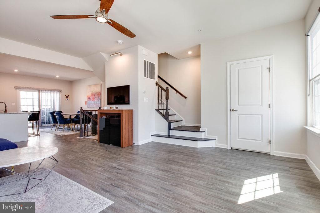 1023 Rutland Avenue photo 7