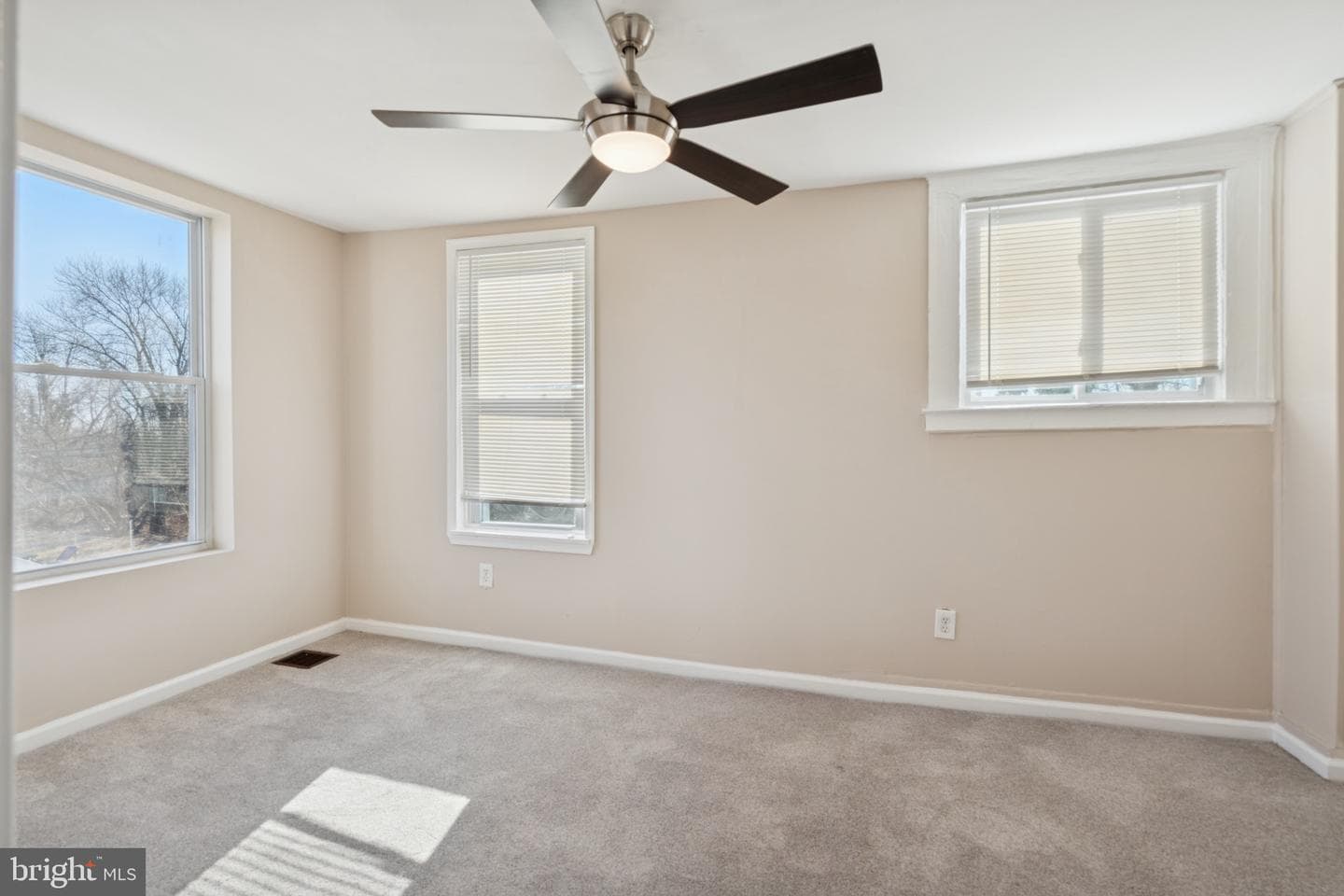 3343 Ravenwood Avenue photo 12
