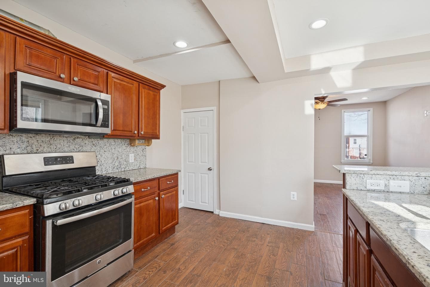 3343 Ravenwood Avenue photo 6