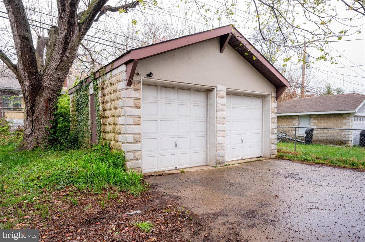3202 E Northern Parkway photo 34