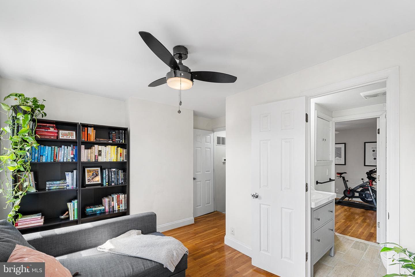 1838 Gough Street photo 31