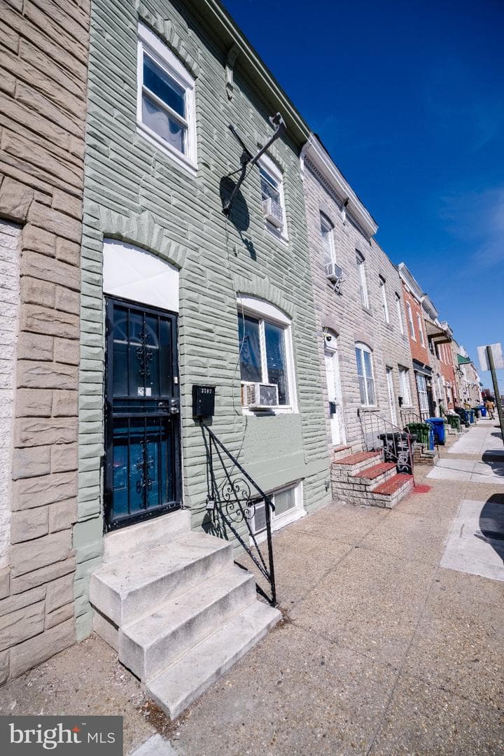 3702 E Lombard Street photo 2