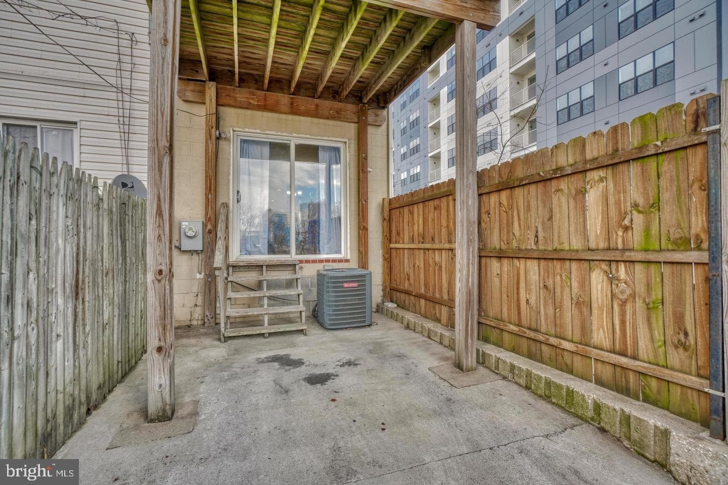 1754 Clarkson Street photo 31