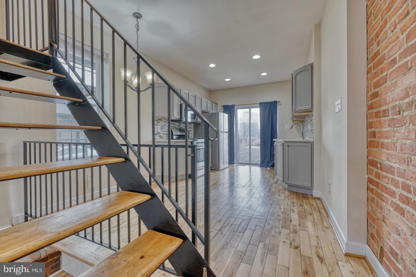 1754 Clarkson Street photo 9