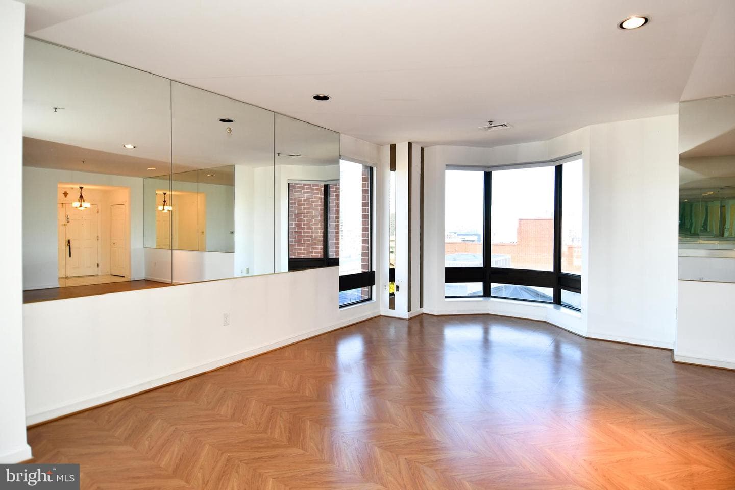 10 E Lee Street #809 photo 12