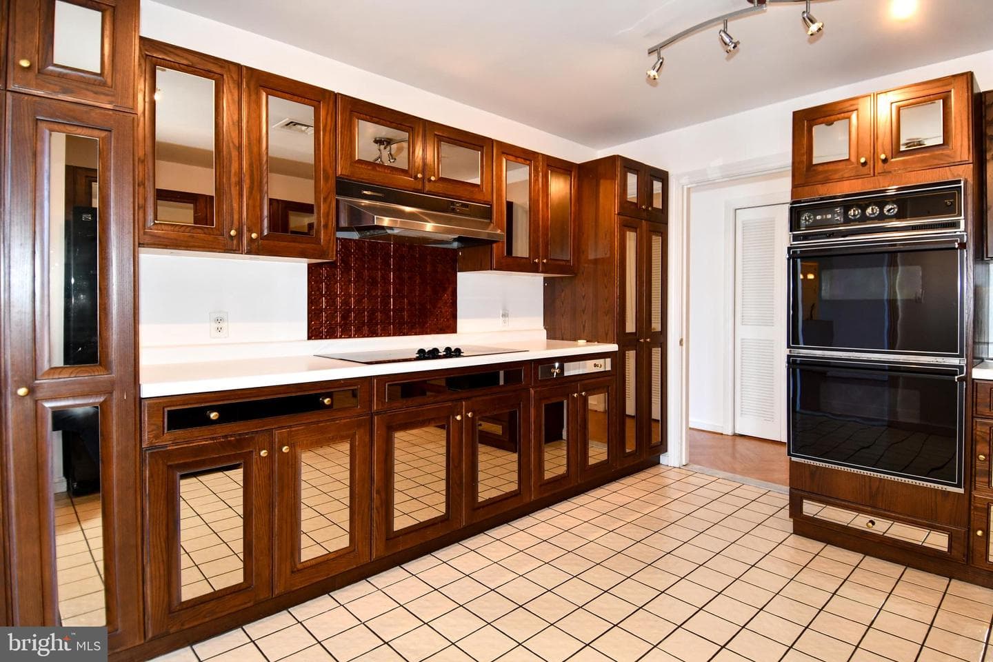 10 E Lee Street #809 photo 18