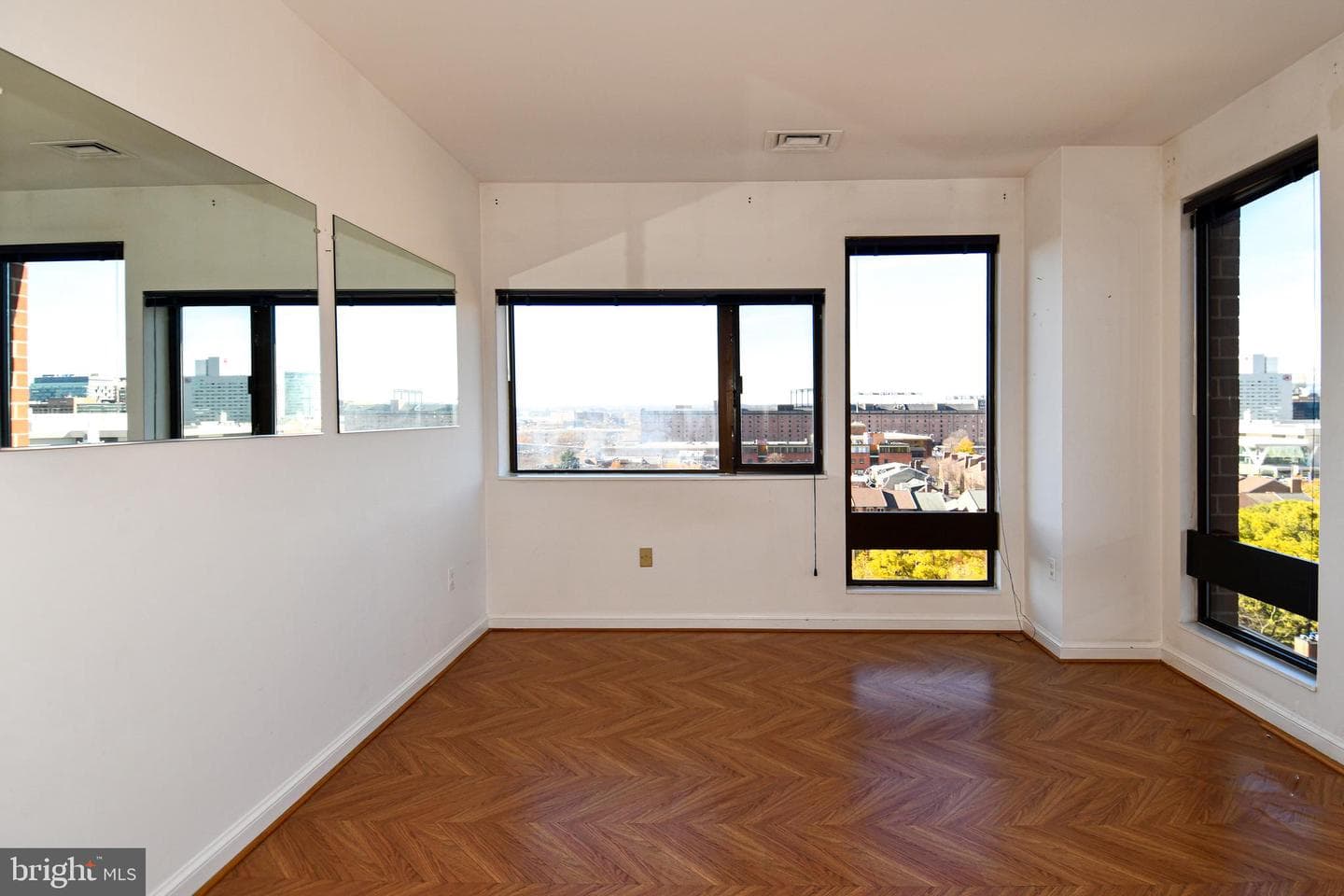 10 E Lee Street #809 photo 22