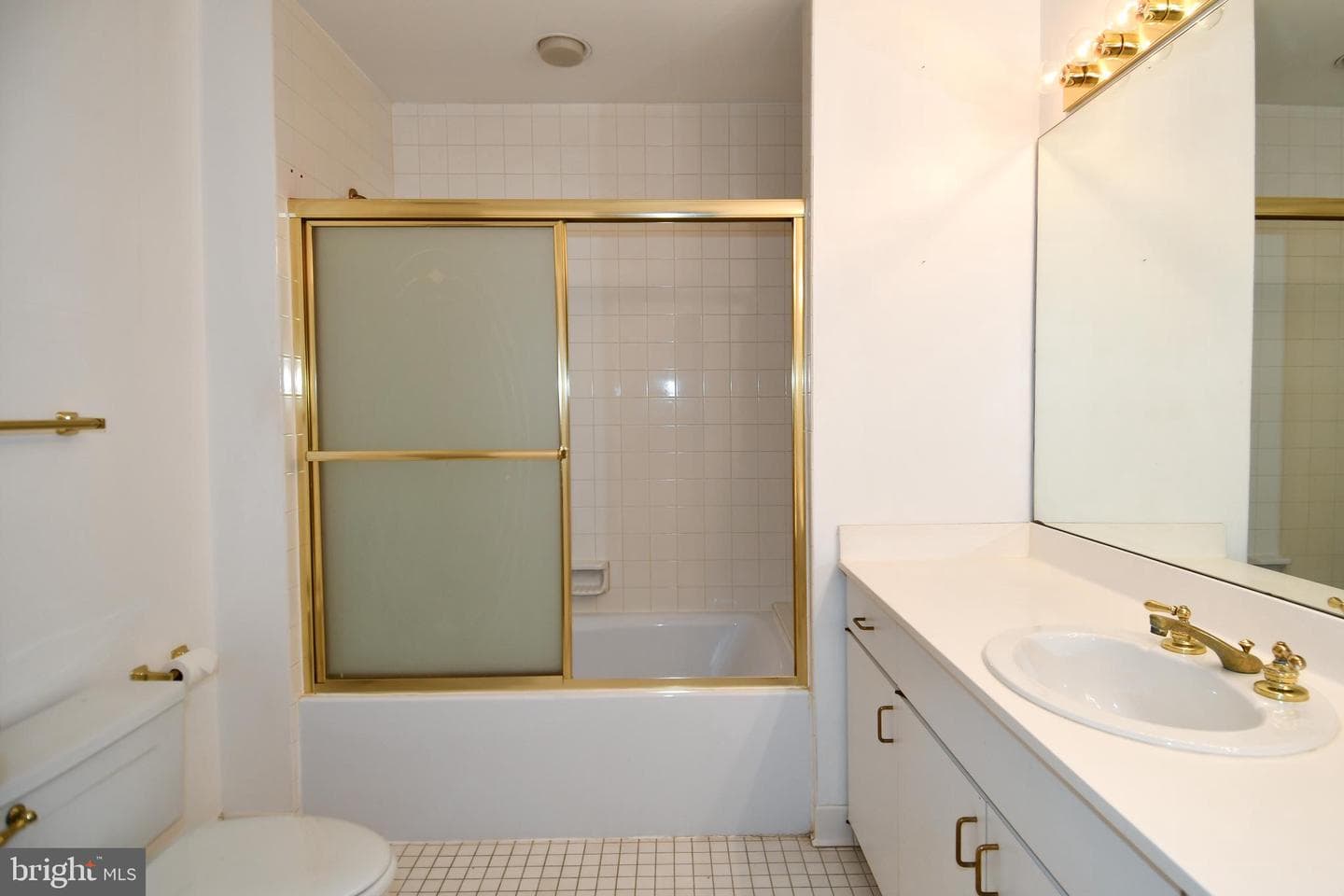 10 E Lee Street #809 photo 26