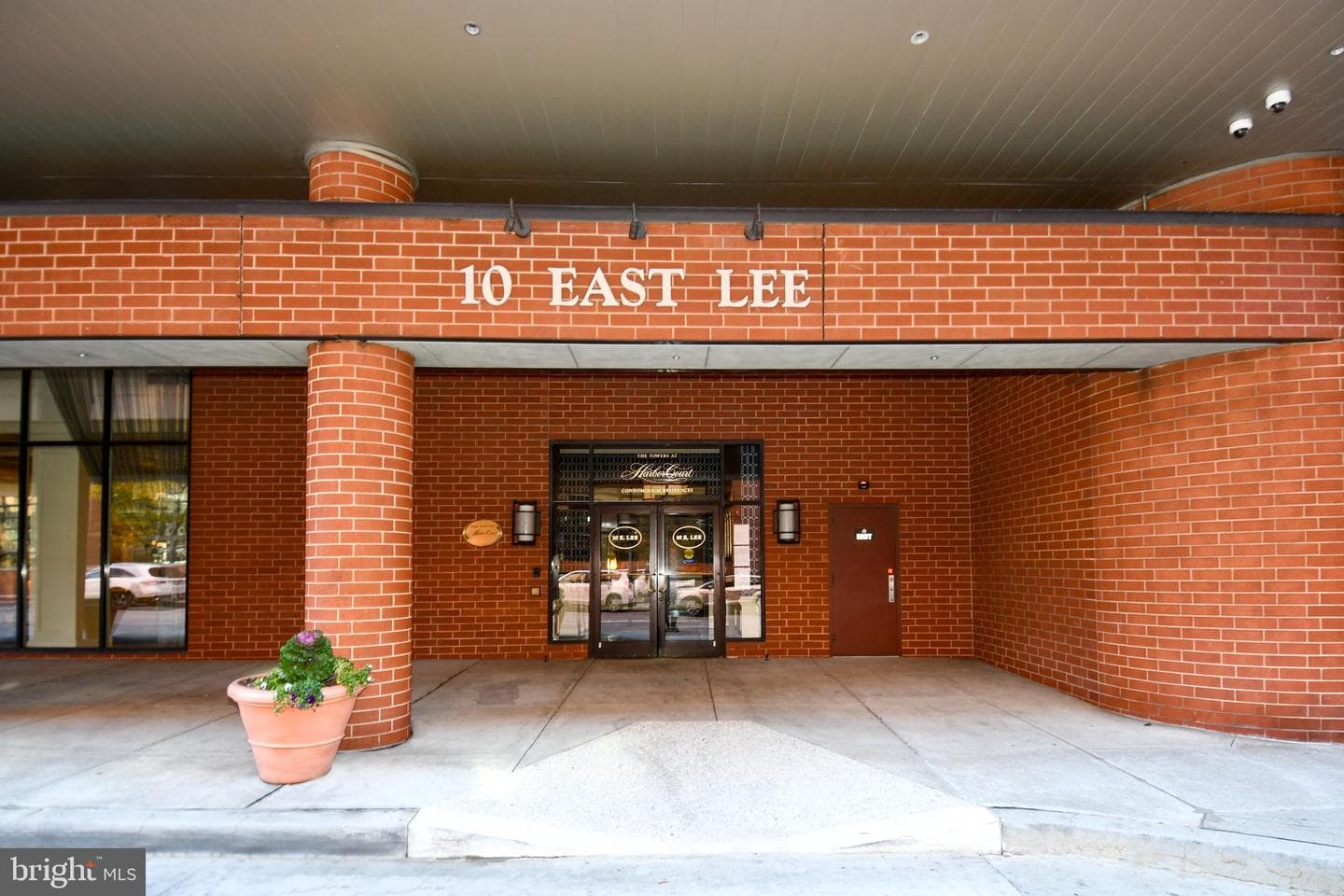 10 E Lee Street #809 photo 43