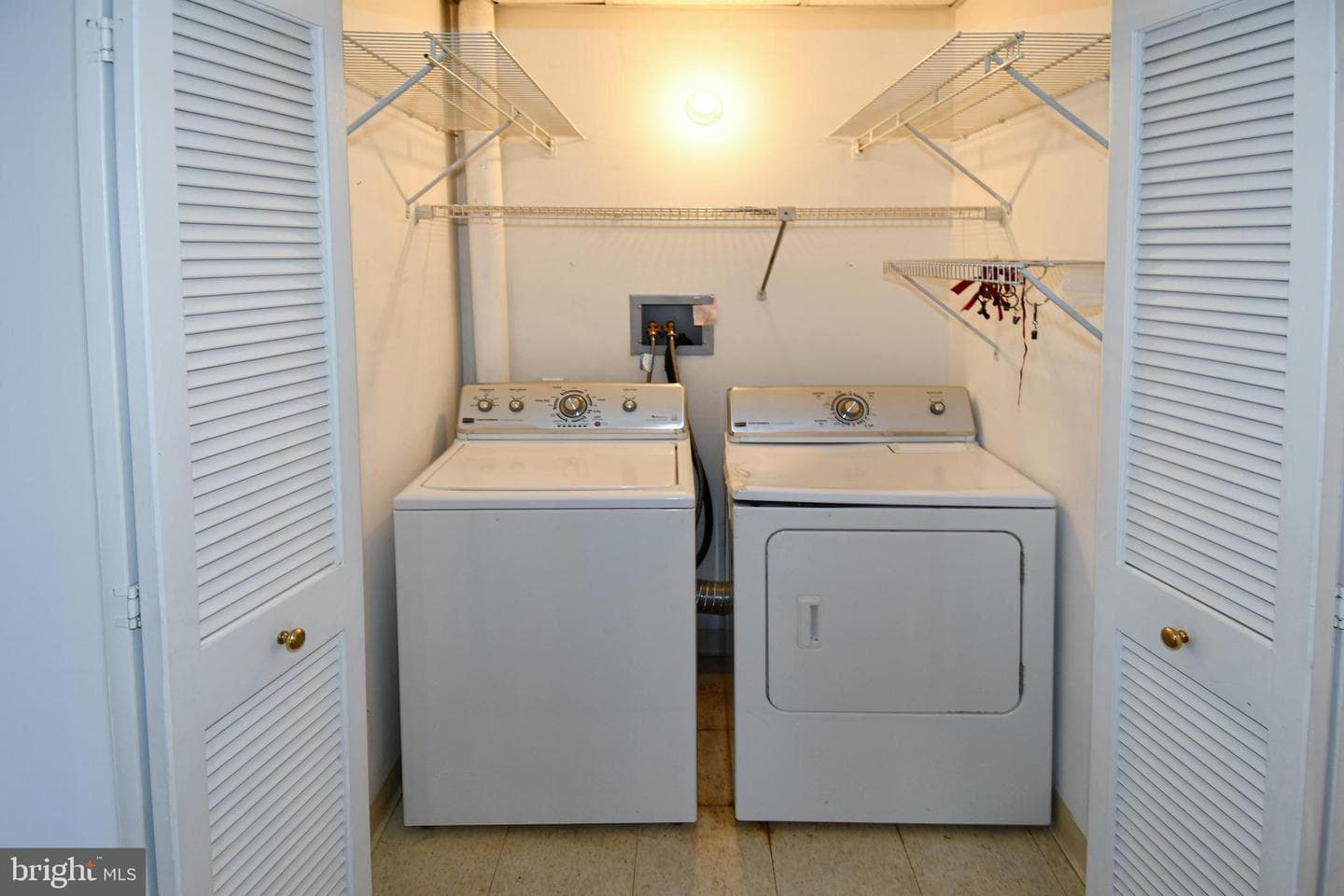 10 E Lee Street #809 photo 61