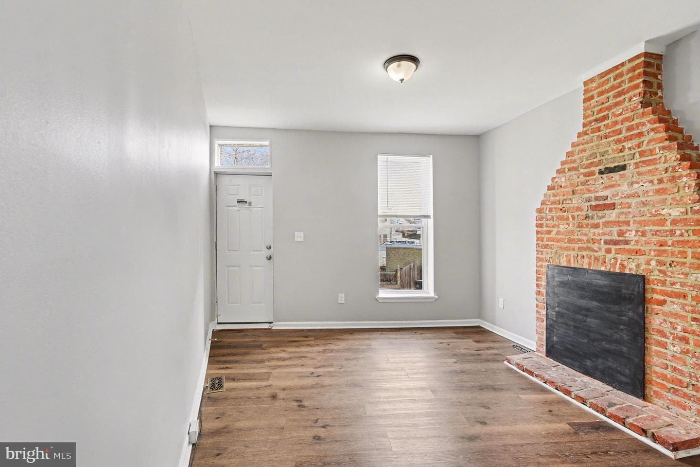 613 Harvey Street photo 6