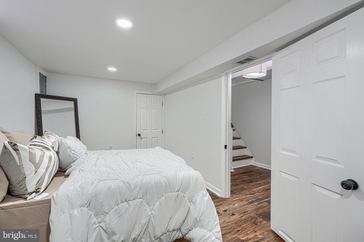 5327 Todd Avenue photo 34