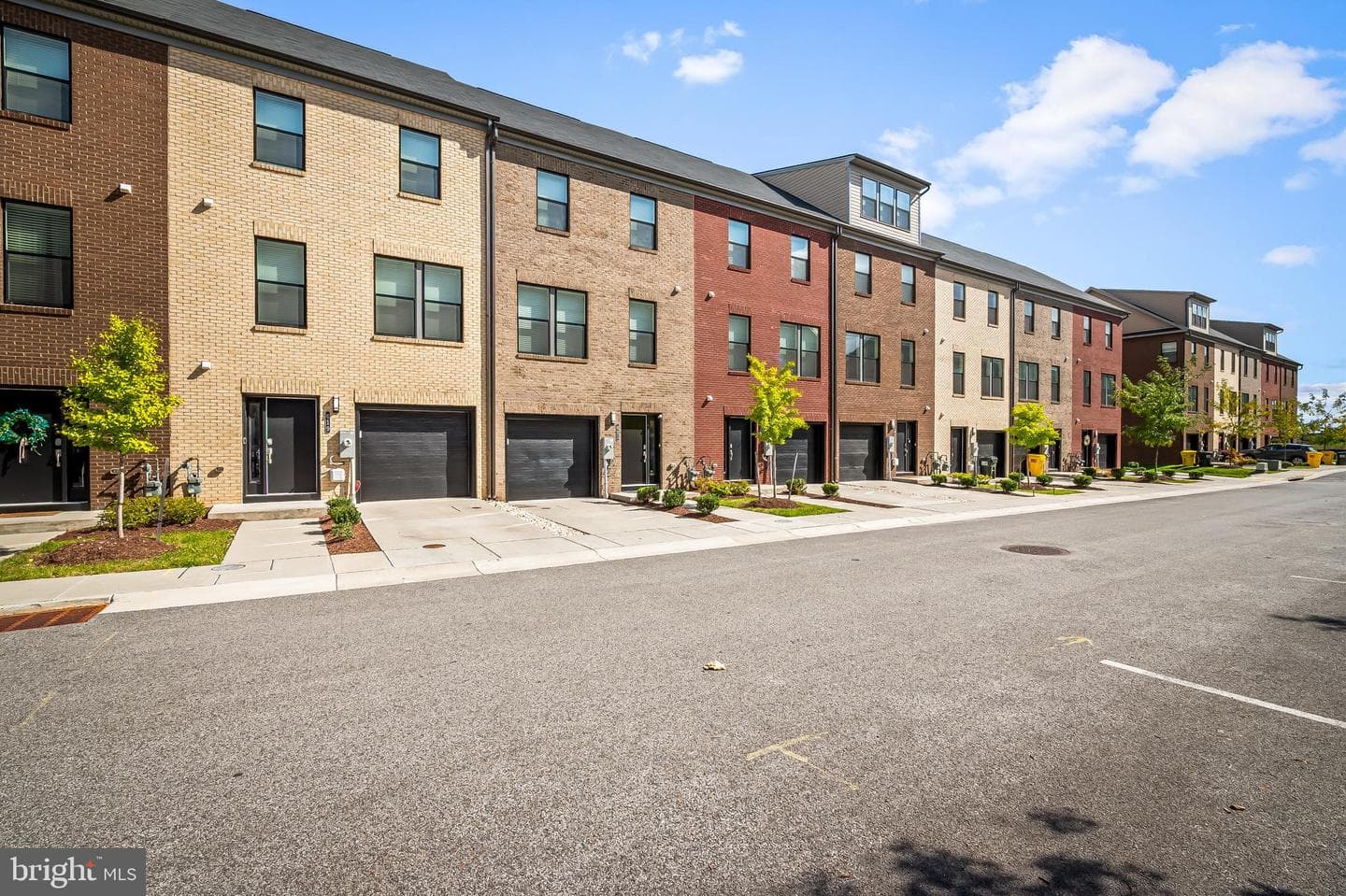 657 Mozart Way photo 32