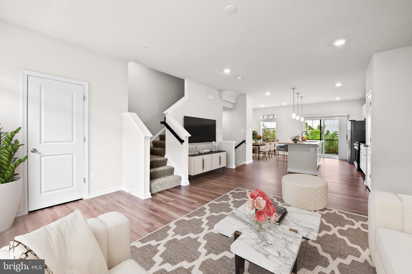 657 Mozart Way photo 7