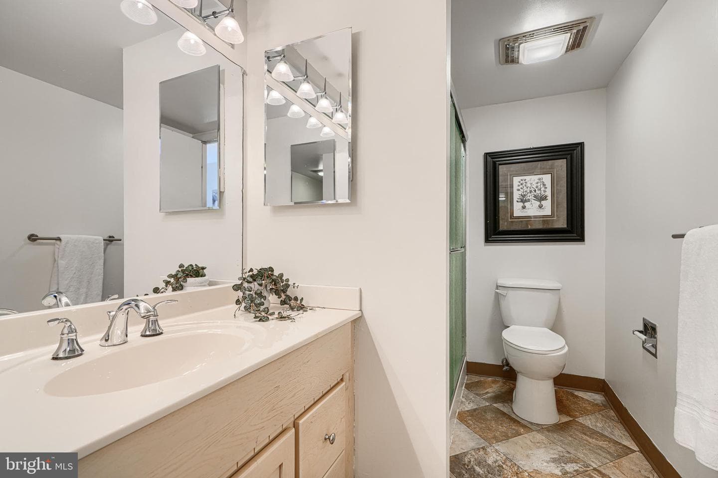 4100 N Charles Street #412 photo 32