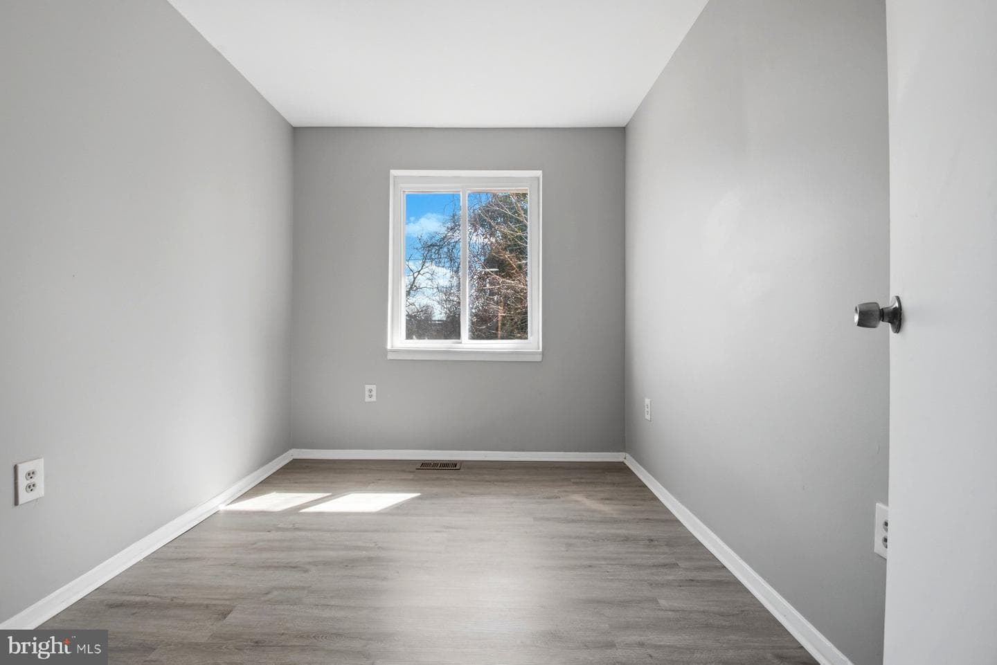 4626 Frederick Avenue photo 15