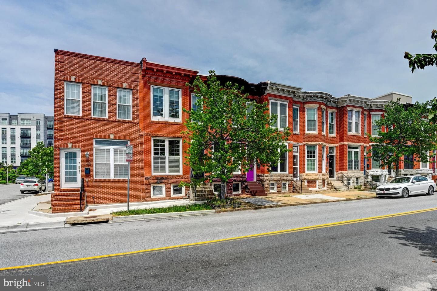 136 W Ostend Street photo 31