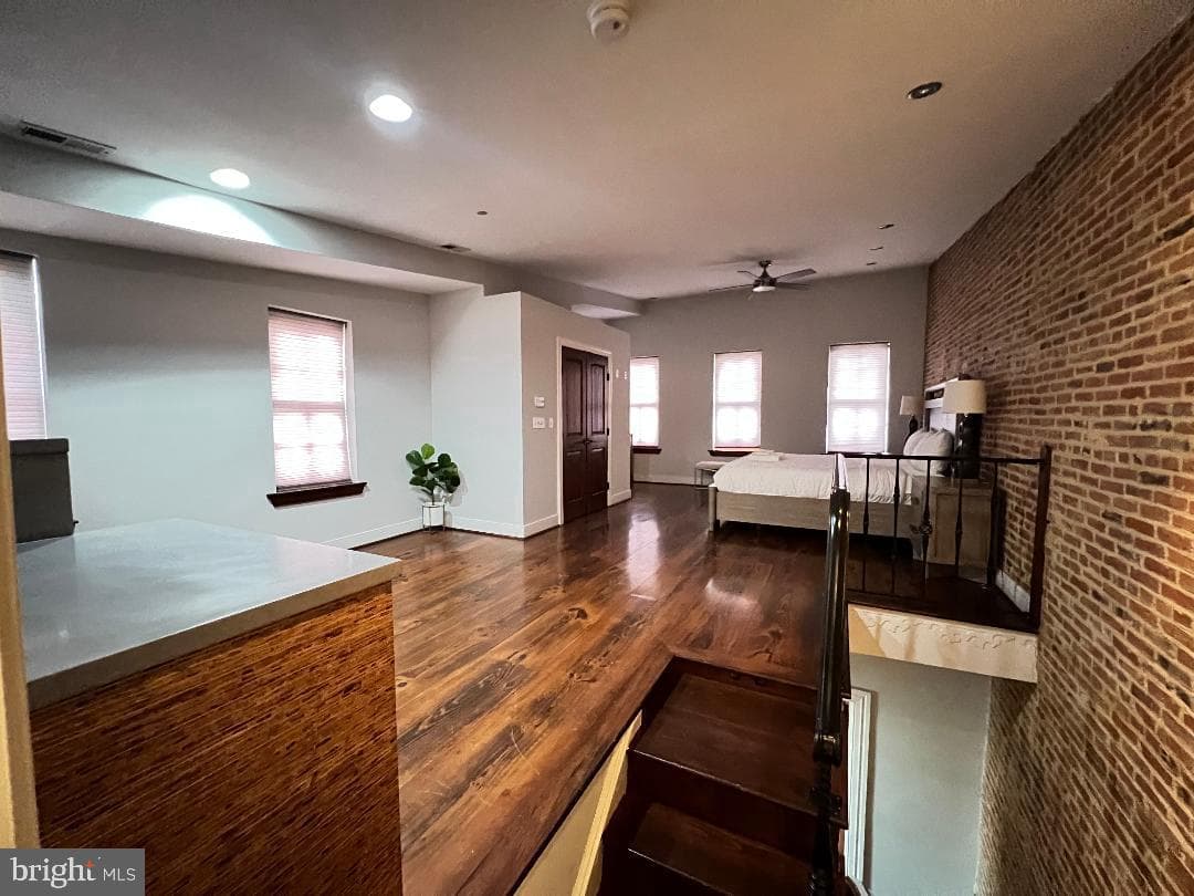 1533 W Lombard W photo 12