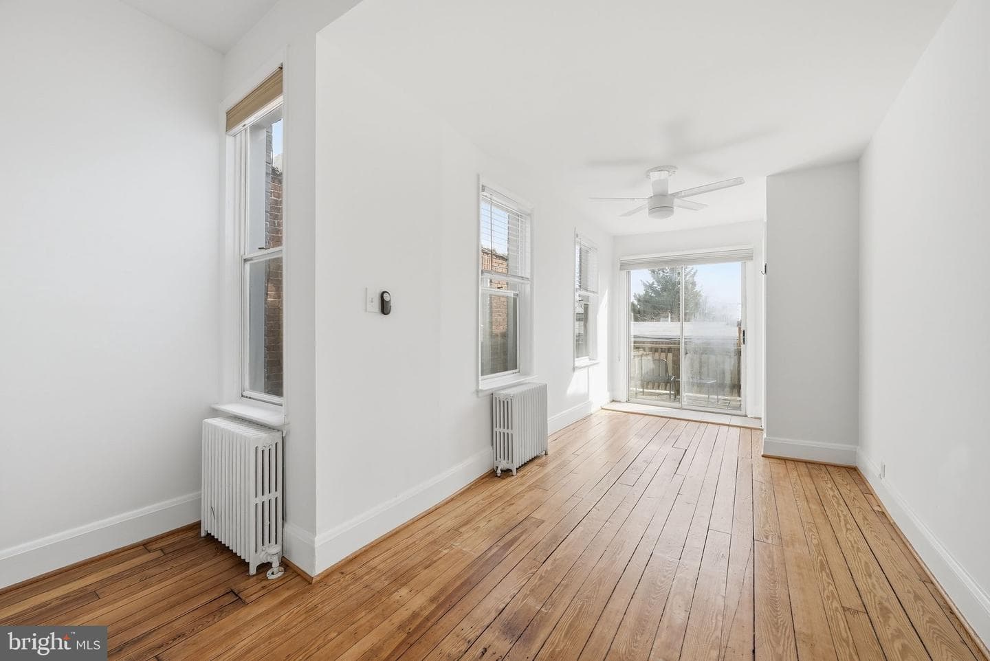 129 N Collington Avenue photo 20