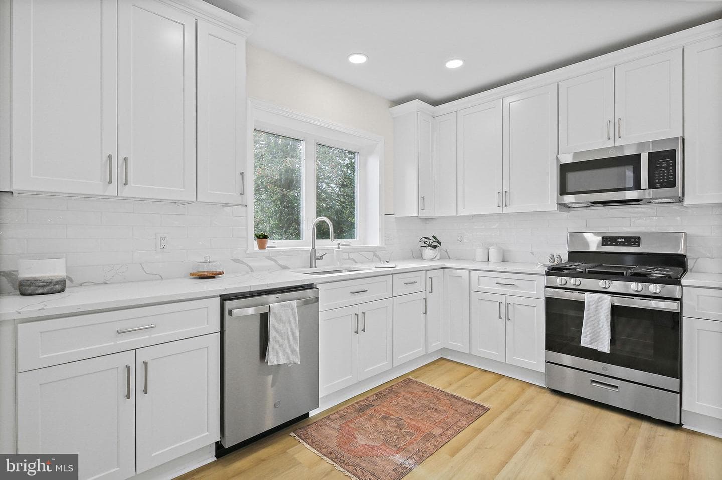 402 Westgate Road photo 12