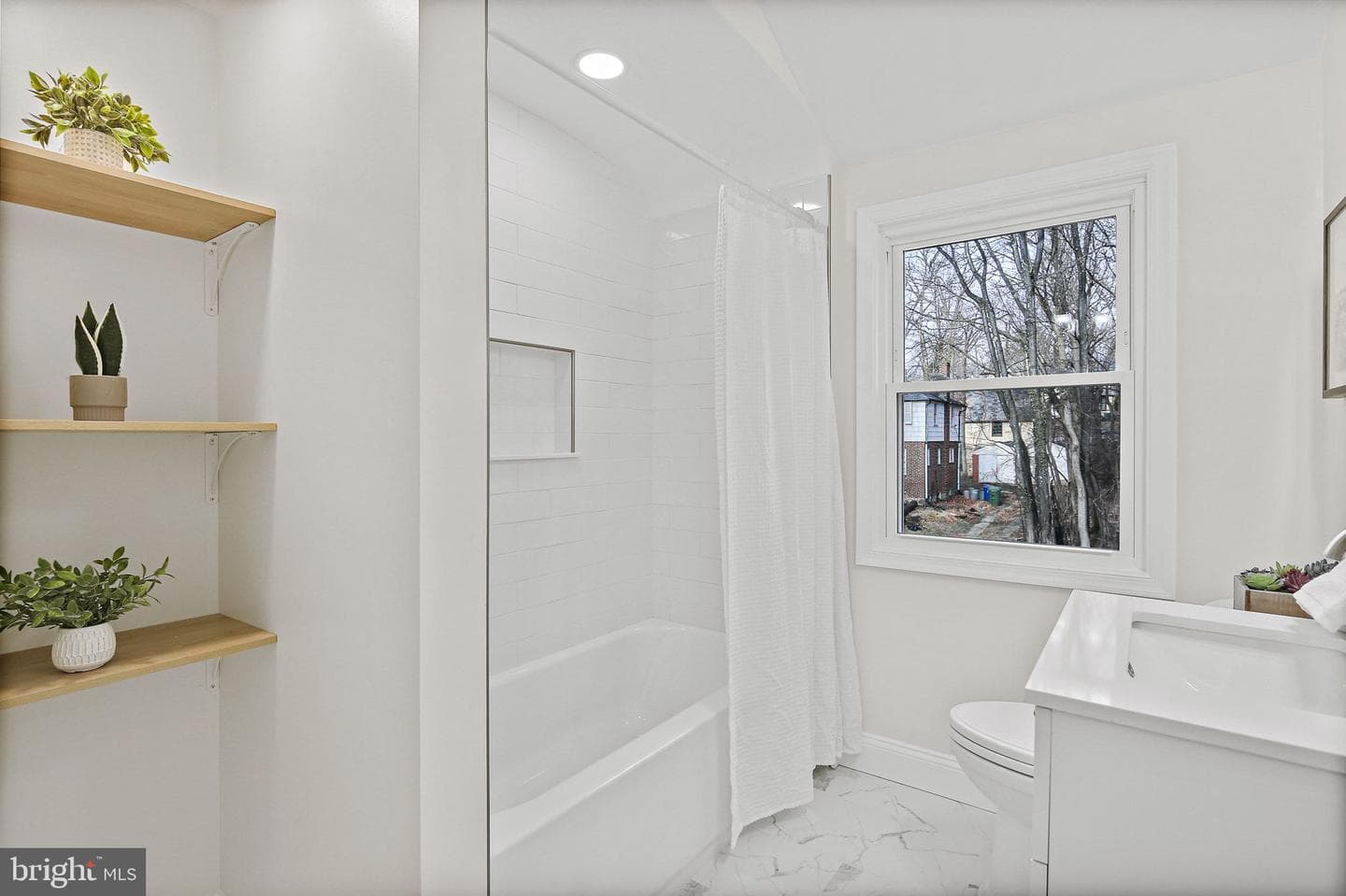 402 Westgate Road photo 24
