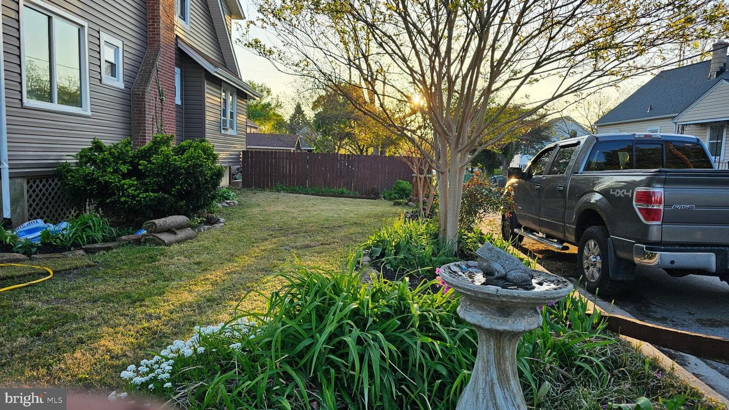 5320 Grindon Avenue photo 7