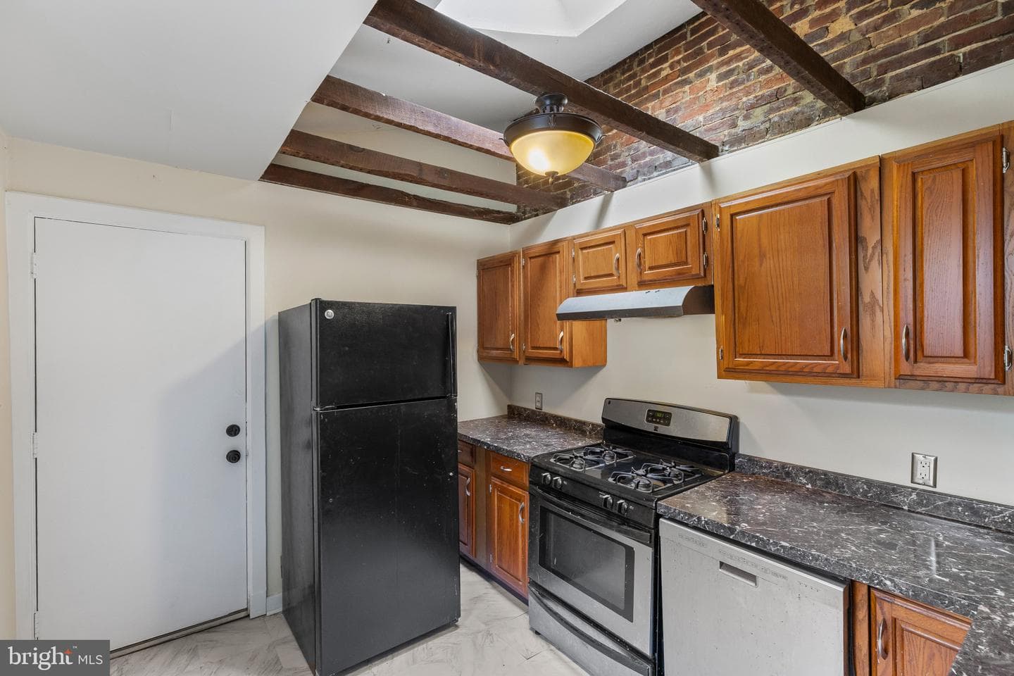 119 Poppleton Street S photo 12