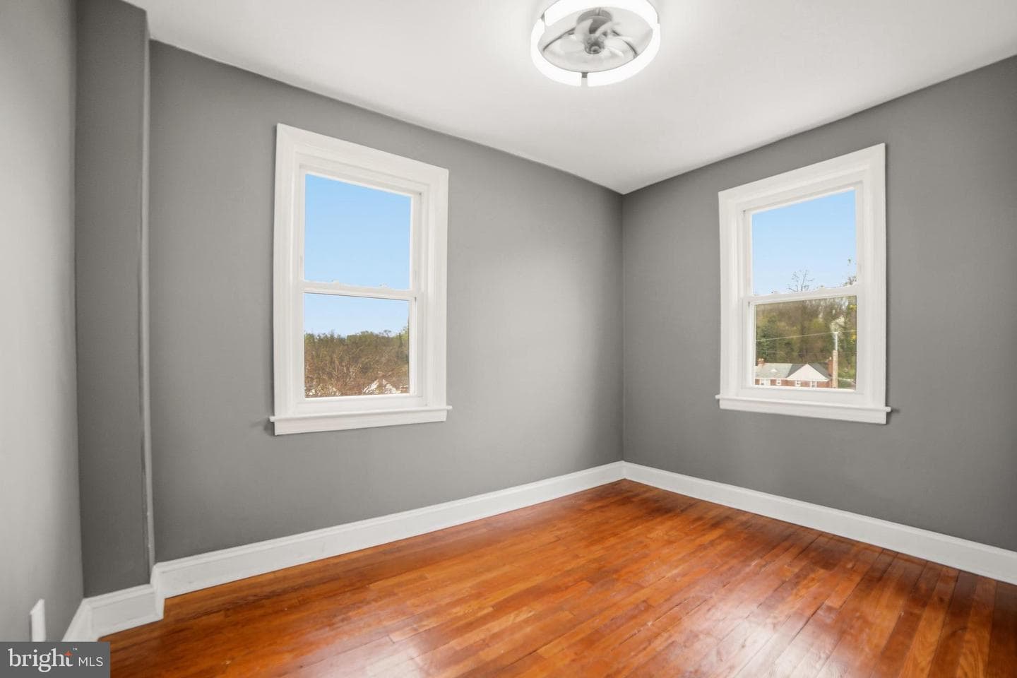 4434 Manorview Road photo 14