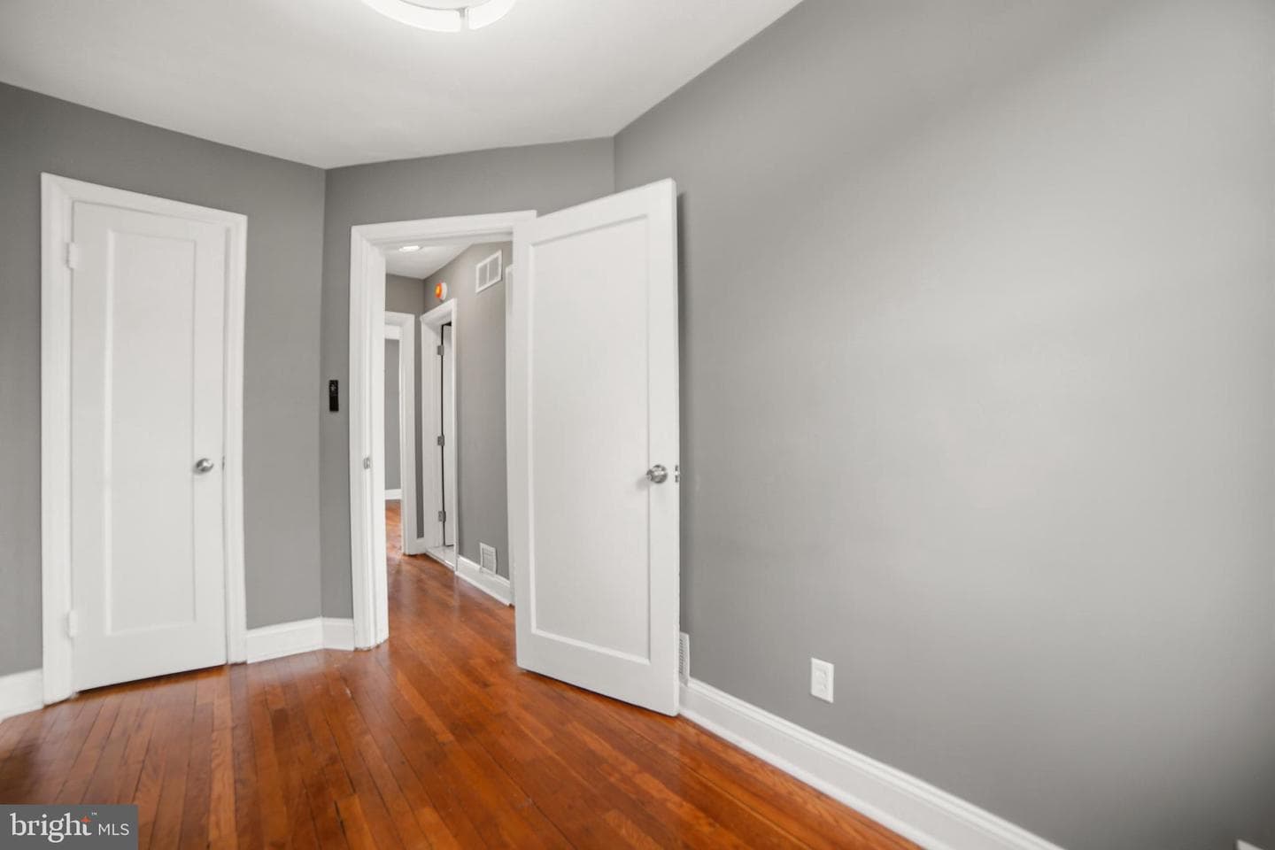 4434 Manorview Road photo 18
